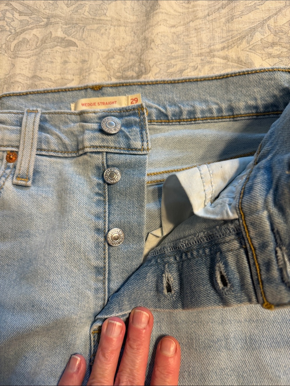 Levi's Light Blue Wedgie Straight Women's Jeans - Picture 3 of 6